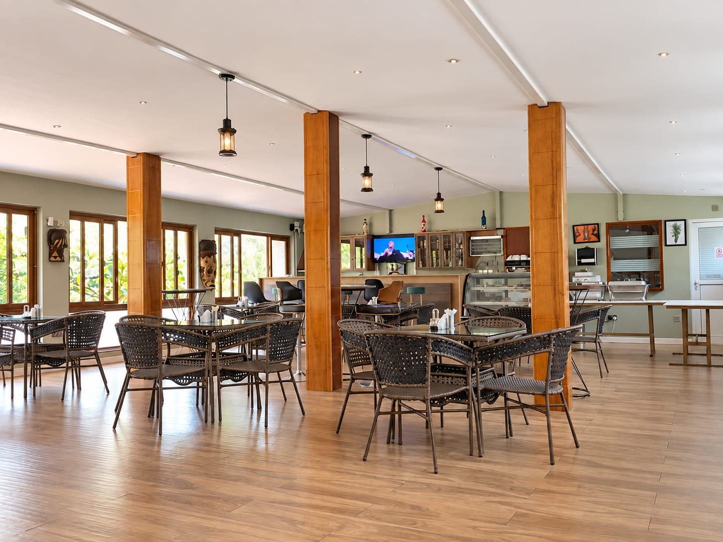 The lodge restaurant with timber columns and dining tables